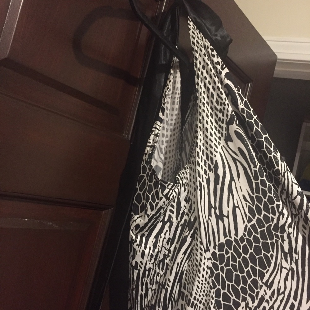 Dress - Picture 2 of 5
